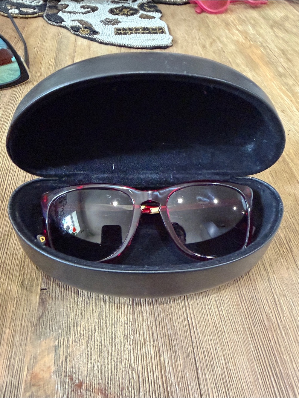 Vintage Dolce & Gabbana Red Square Sunglasses - Stylish UV Shades - Picture 9 of 10